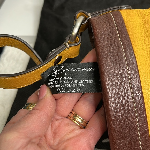 B. Makowsky Yellow and Brown cheetah print interior Crossbody purse w/dust bag - Picture 11 of 13